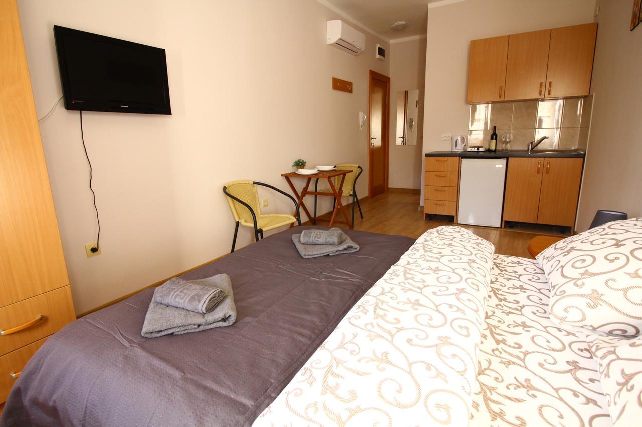 Apartments Astoria Hn Herceg Novi Exterior photo