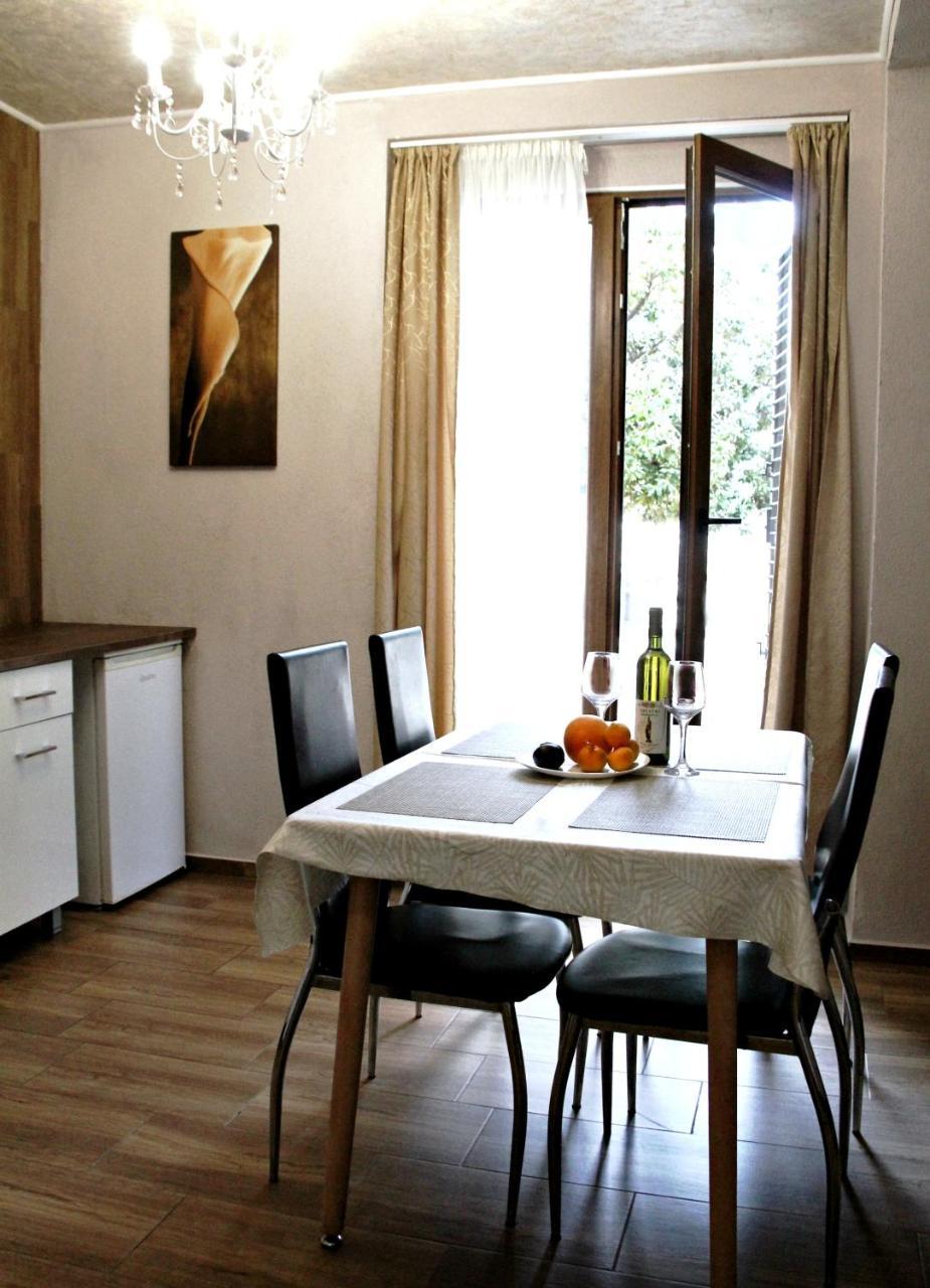 Apartments Astoria Hn Herceg Novi Exterior photo